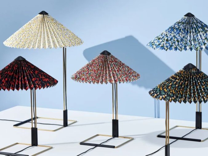 Matin Liberty台灯设计：采用精致花卉面料制作